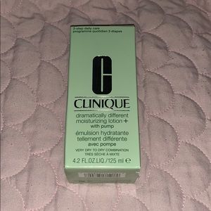 CLINIQUE MOISTURIZING LOTION